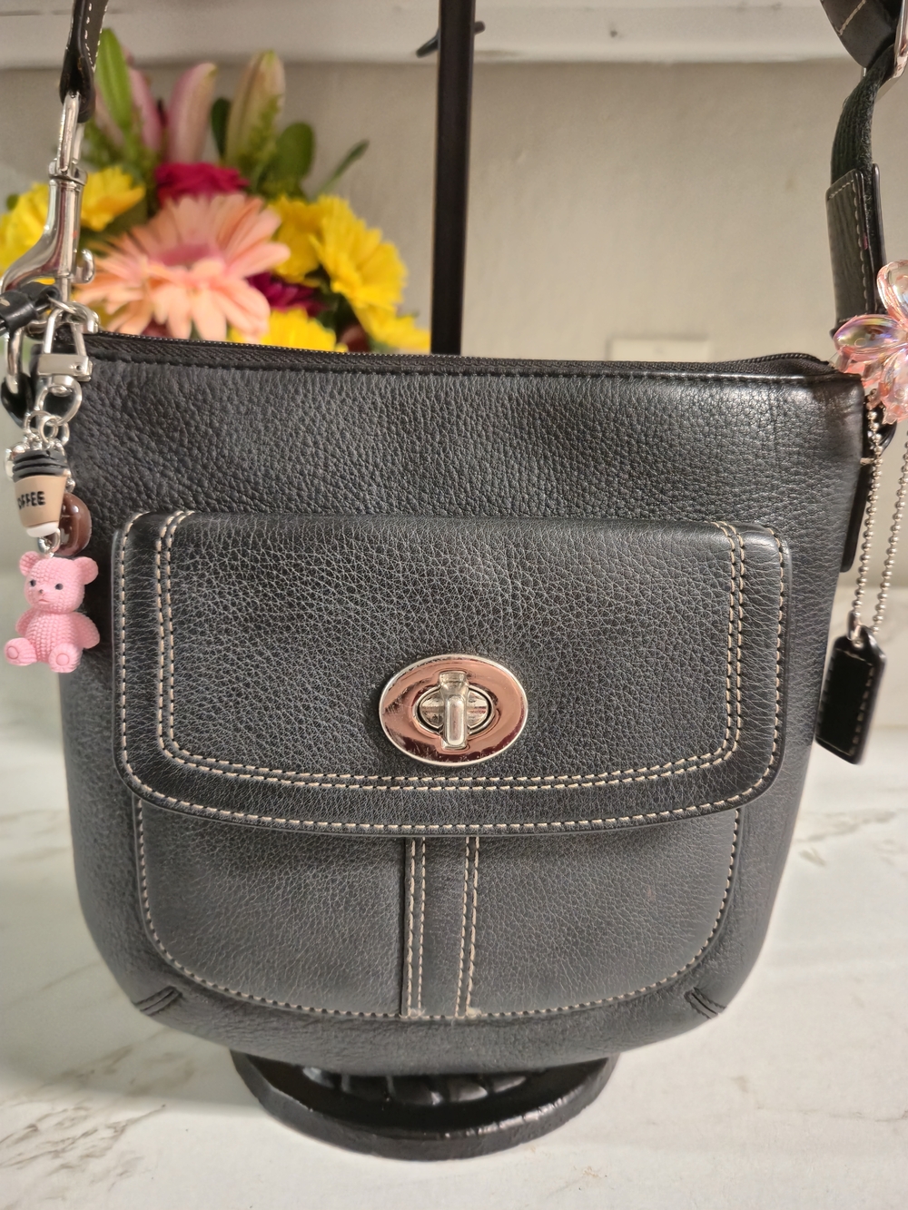 Vintage Coach Black Leather Crossbody Bag with Front Turn-Lock EUC